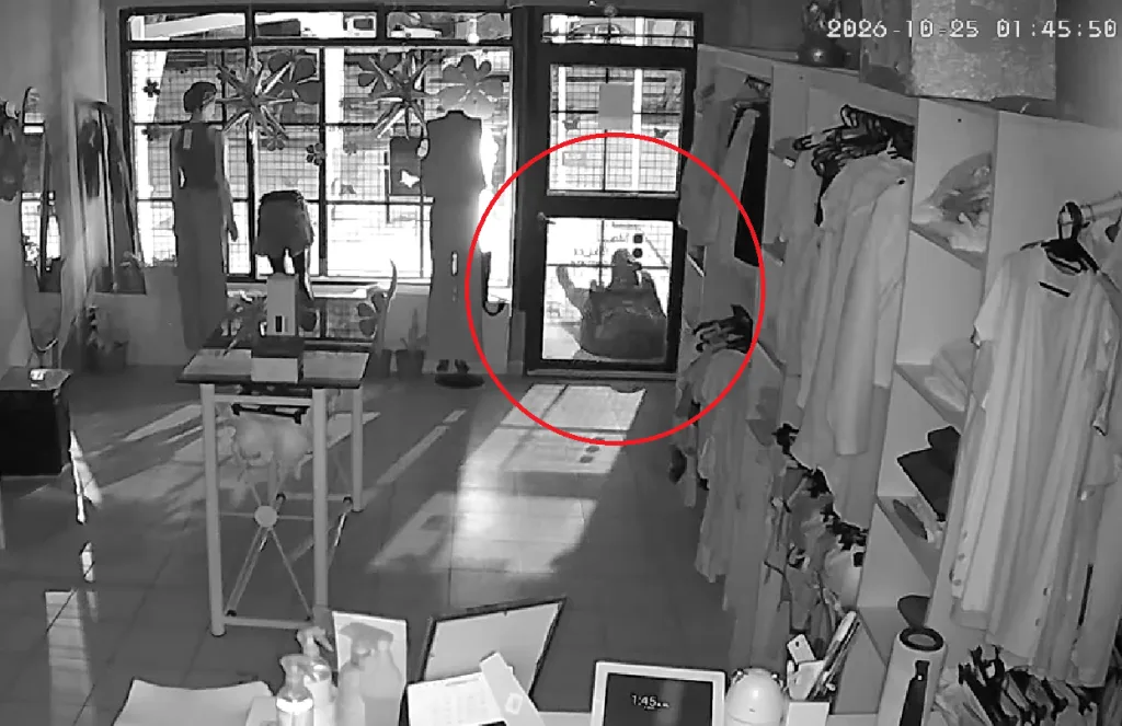 Robo en un local de indumentaria de la avenida Kennedy