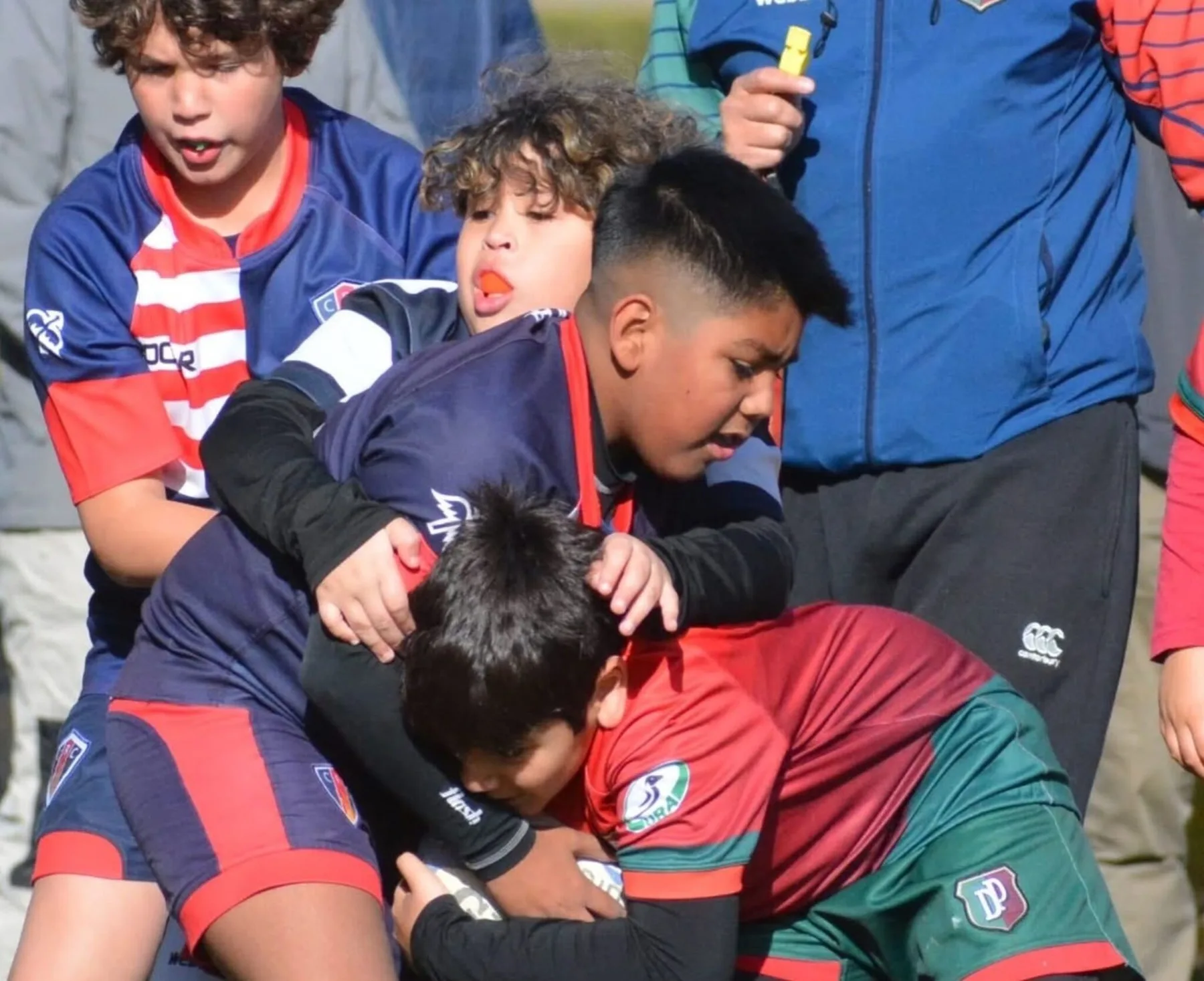 Una jornada gratuita invita a chicos de Comodoro a descubrir el rugby
