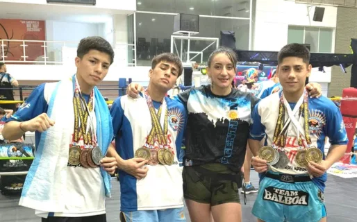 Tres peleadores de Comodoro subieron al podio en el Mundial WKF de Colombia