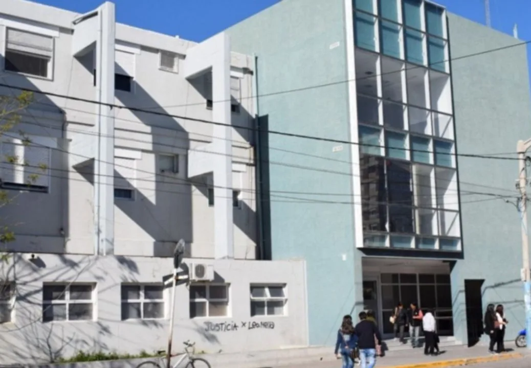 Investigan una puñalada en Trelew y un ataque a tiros contra una policía en Comodoro