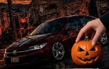 Exhibición de autos con temática de Halloween en la zona norte