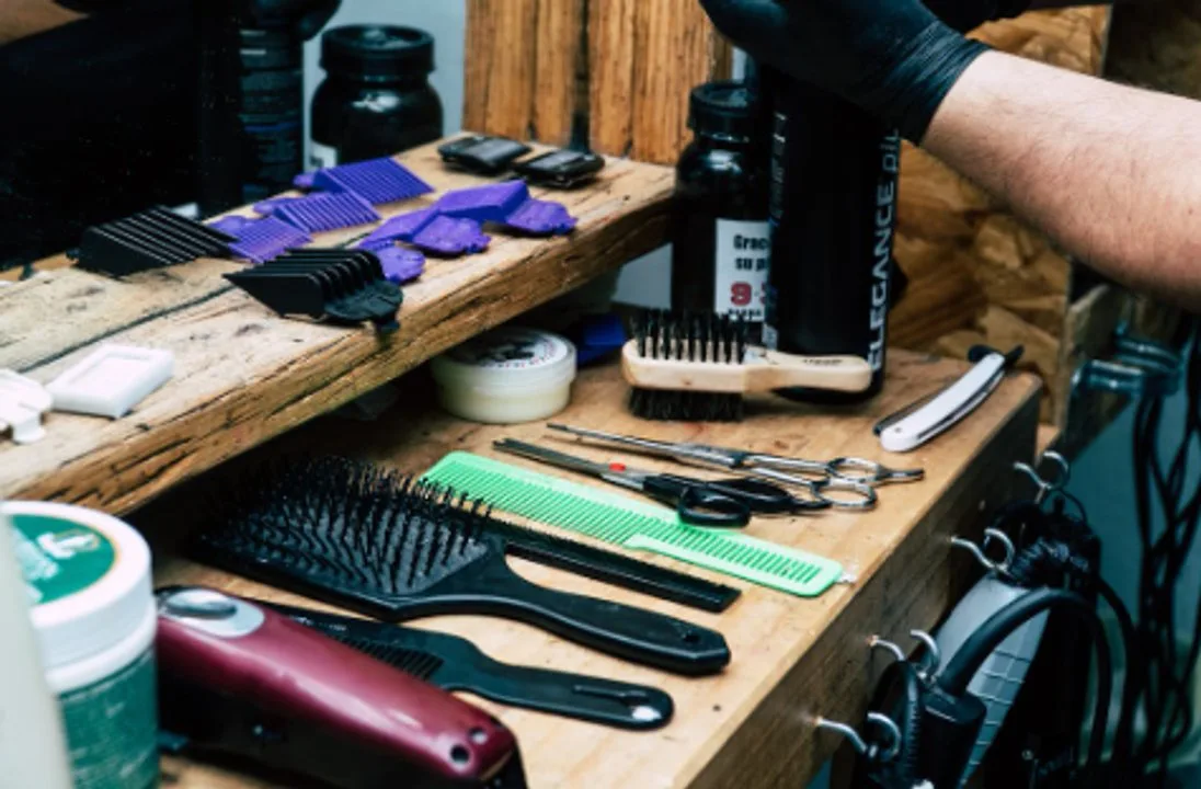 Robo en el Quirno Costa: un barbero de 19 años perdió sus herramientas de trabajo