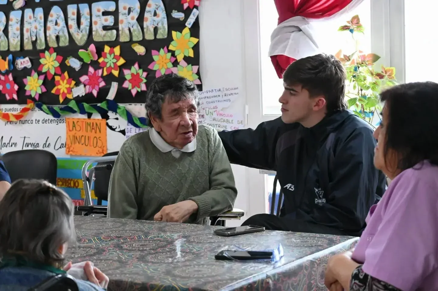 Básquetbol de Gimnasia visitó el Hogar Juan Pablo VI