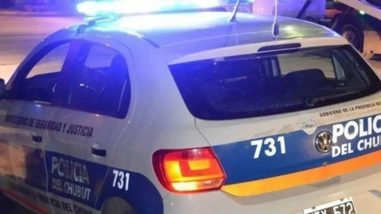 Incendio destruyó un auto en el barrio Fracción 14