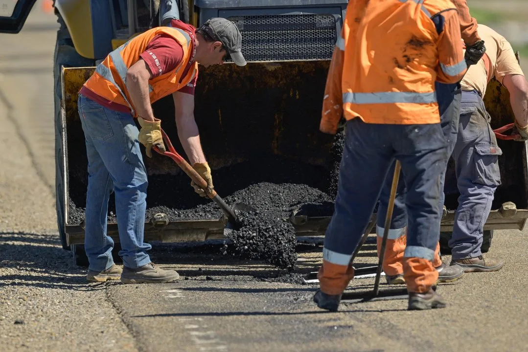 Vialidad Nacional inició tareas de bacheo en la Ruta 3 entre Comodoro Rivadavia y Garayalde