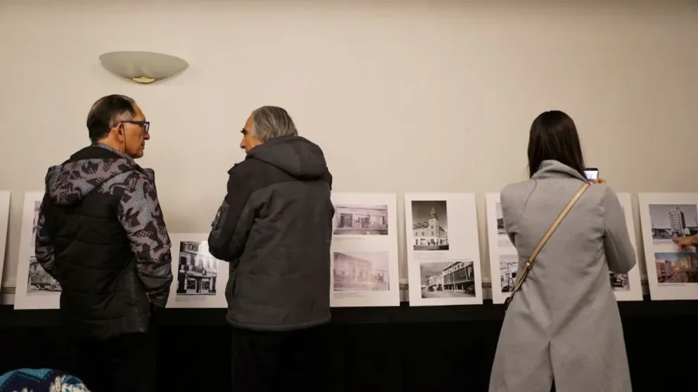 Fotos y recuerdos ayudan a reconstruir el pasado comercial del centro de Comodoro