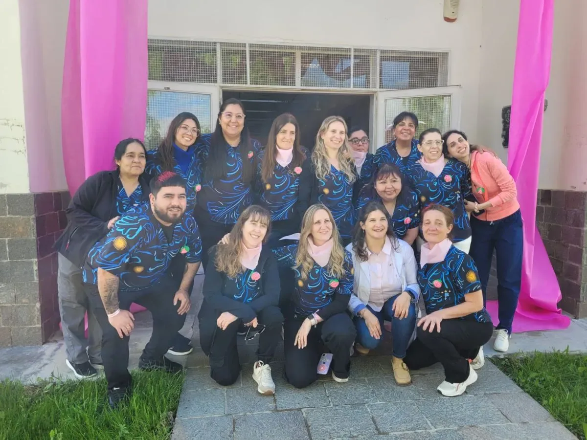 Cuarta Caminata Rosa del CAPS José Fuchs en Comodoro Rivadavia