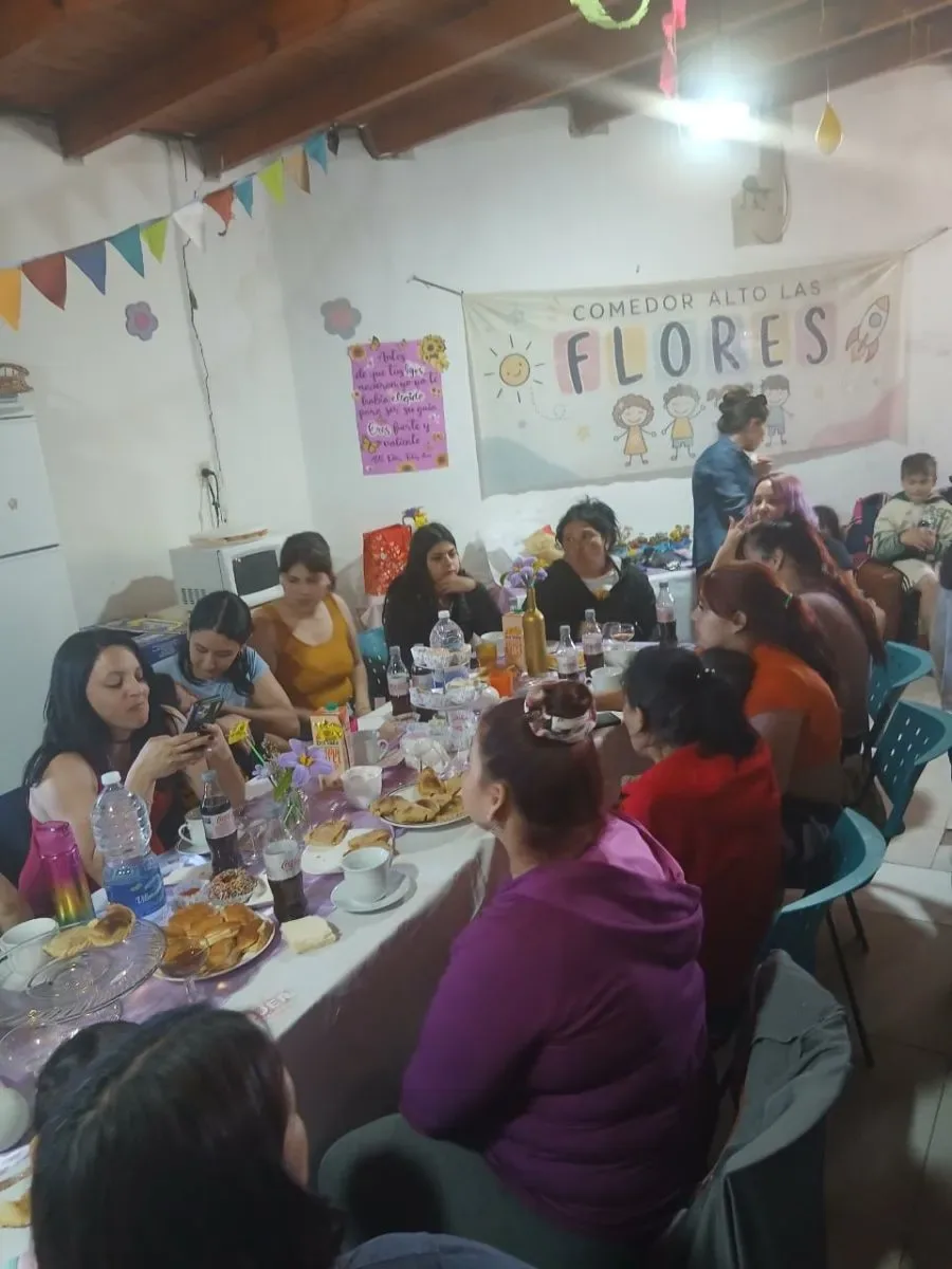 El comedor Alto Las Flores agasajó a las madres de su comunidad