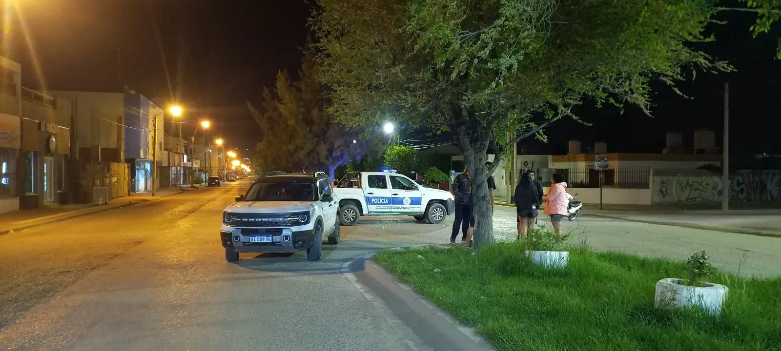 Motociclista de 22 años trasladada al hospital tras chocar con una camioneta en la zona sur