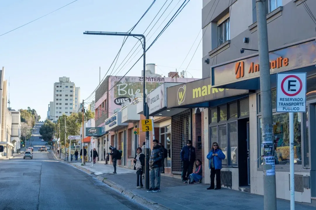 Comercio de Comodoro: suba del 5,7% en tres tramos y un bono de $50.000