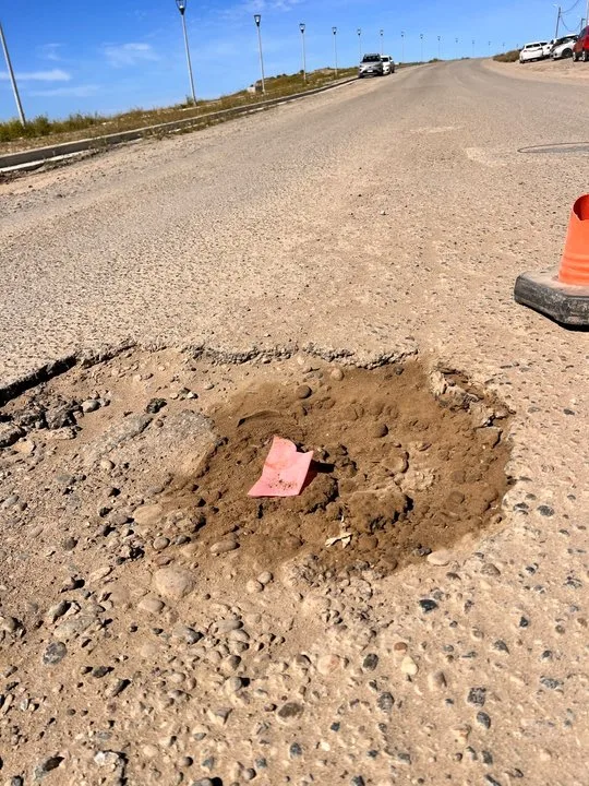 Stella Maris: vecinos alertan por pozos y falta de asfalto en Saturnino López