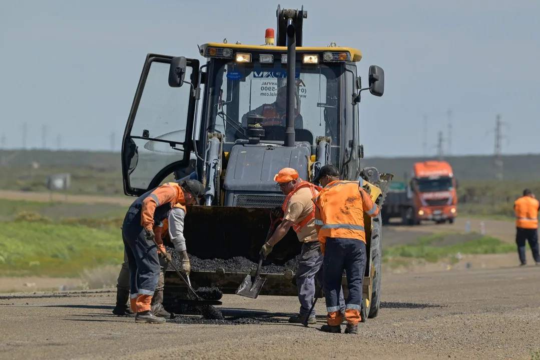 Vialidad Nacional inició tareas de bacheo en la Ruta 3 entre Comodoro Rivadavia y Garayalde