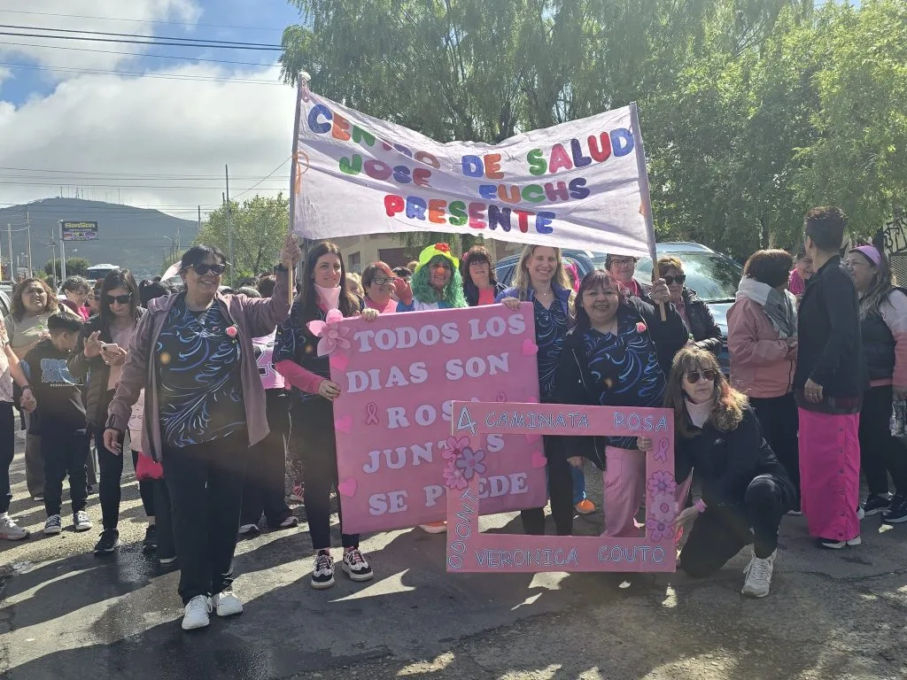 Caminata Rosa en Comodoro Rivadavia para promover controles de mama y cuello de útero
