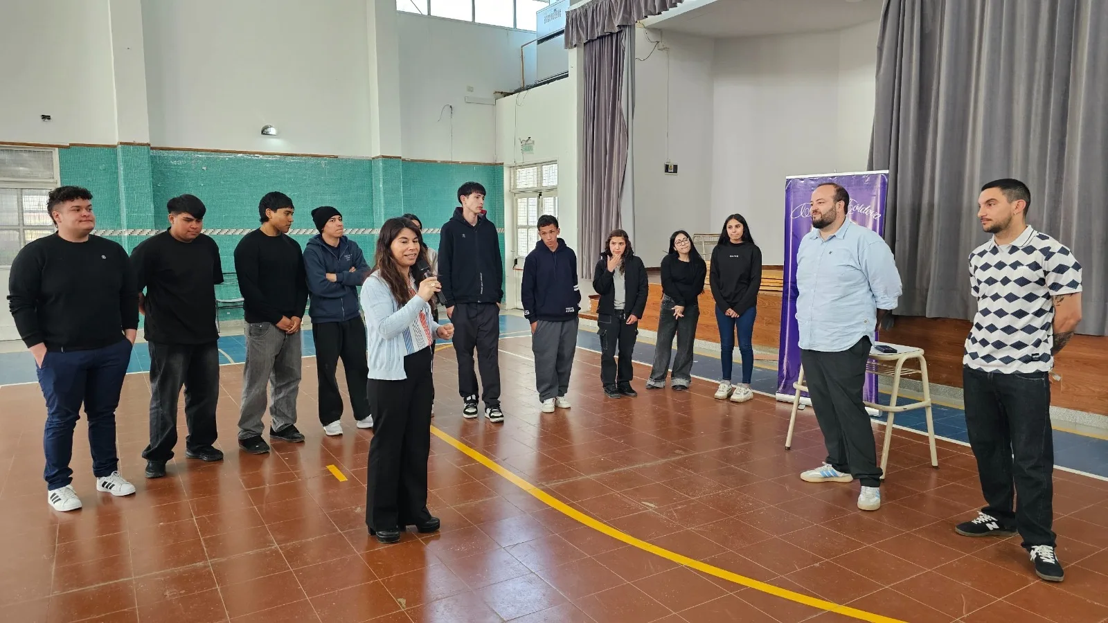 Alumnos de Caleta Córdova inician pasantías formativas en turismo