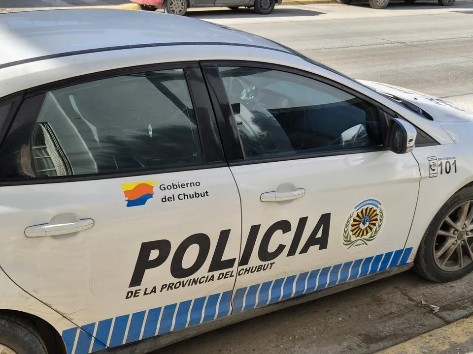 Incendio destruyó un auto en el barrio Fracción 14