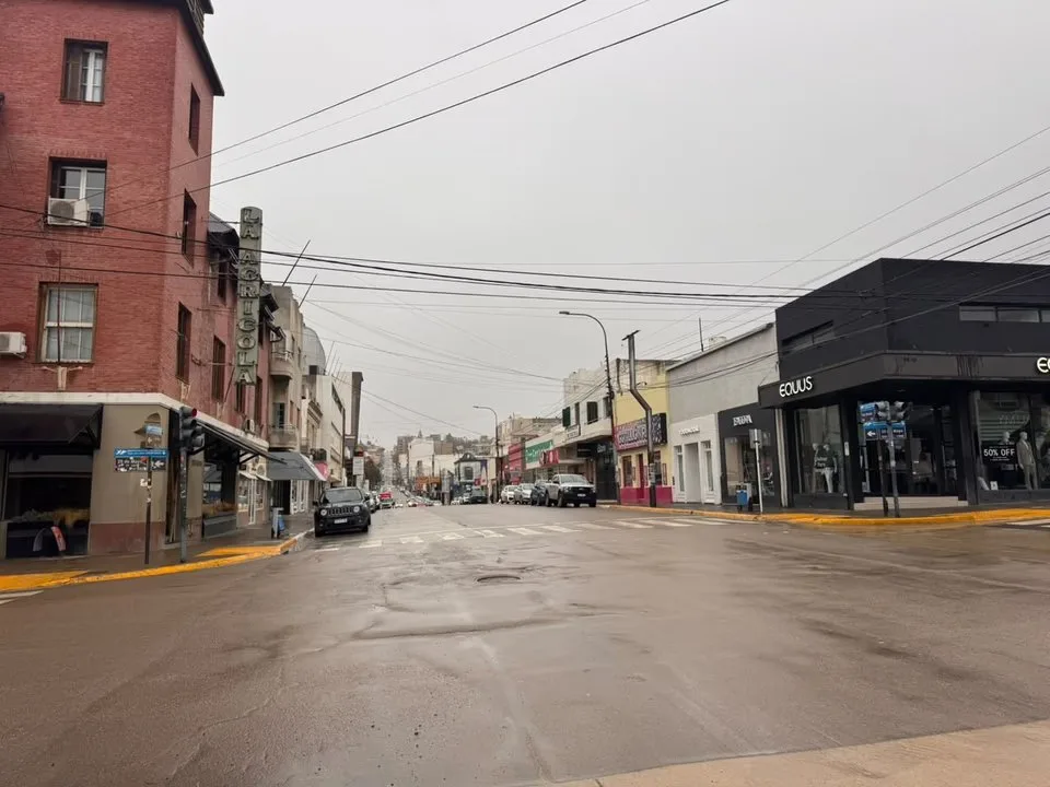 Comercio de Comodoro: suba del 5,7% en tres tramos y un bono de $50.000