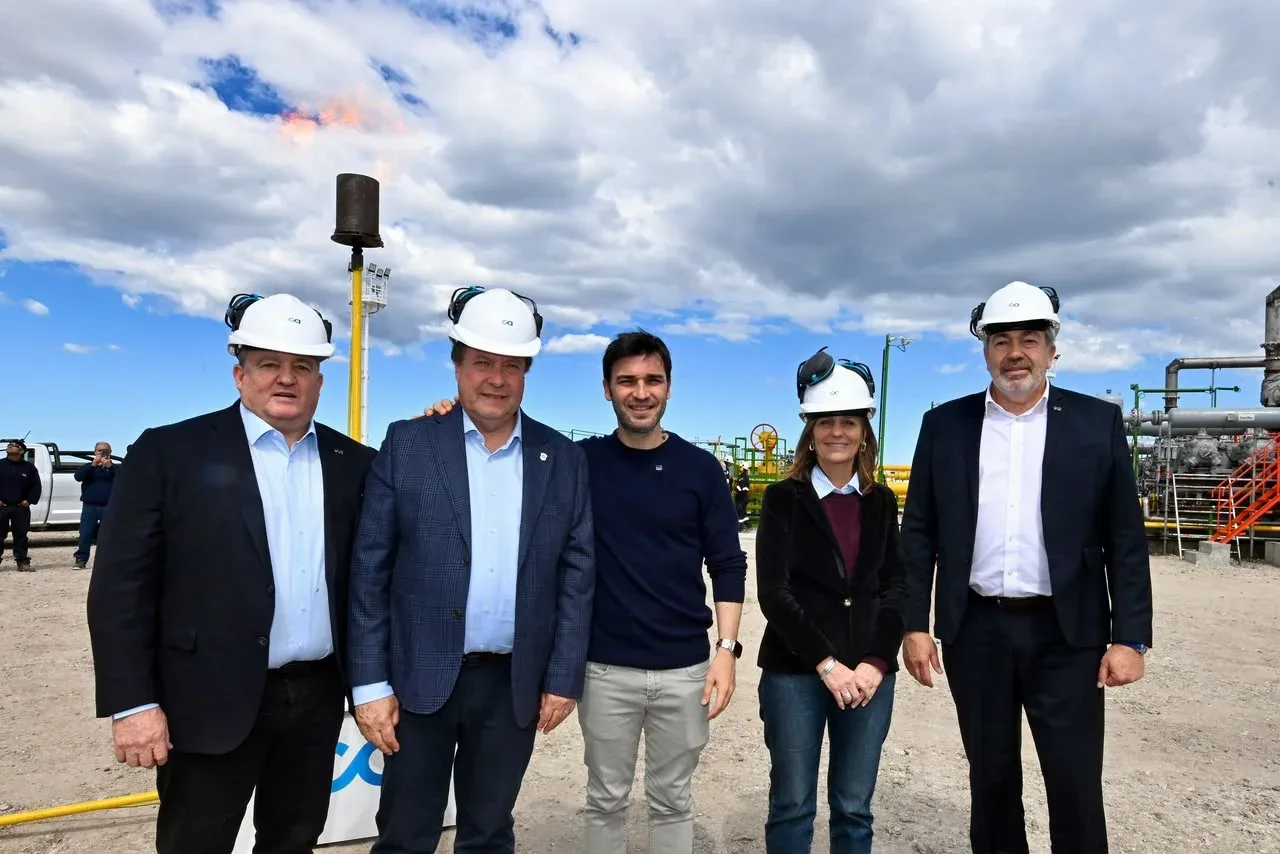 Inauguran la planta compresora Holdich y se habilitan nuevas conexiones de gas en la Patagonia