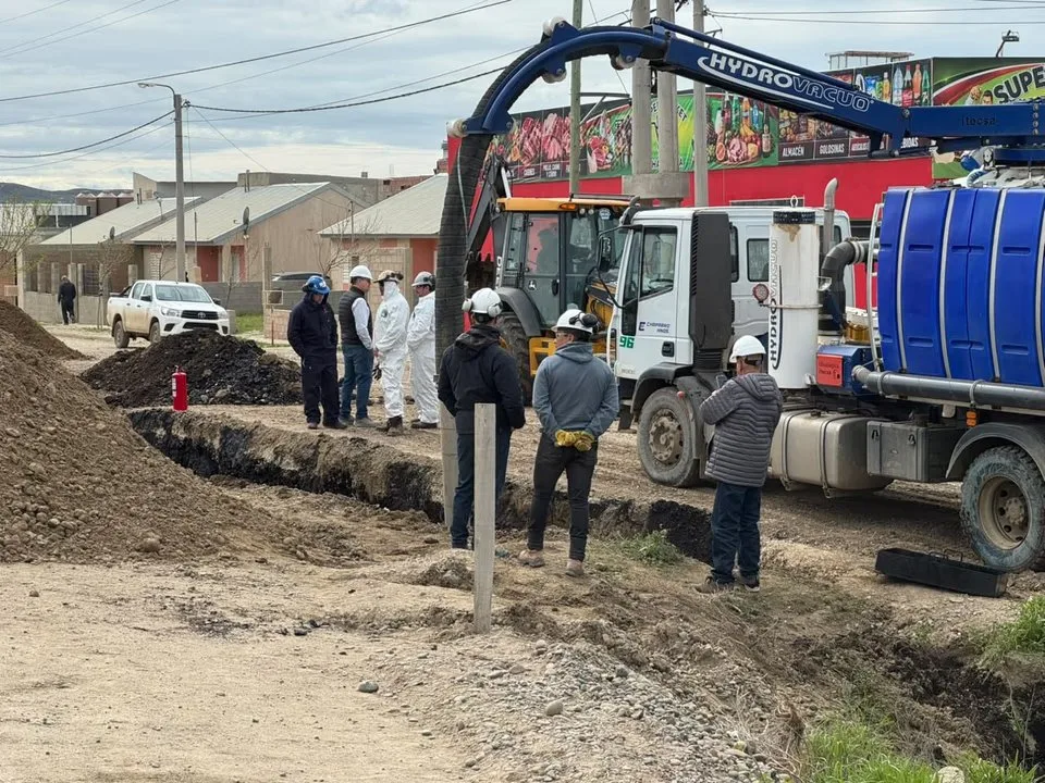 CAPSA cambia 260 metros de instalaciones en René Favaloro tras el derrame de Km. 14