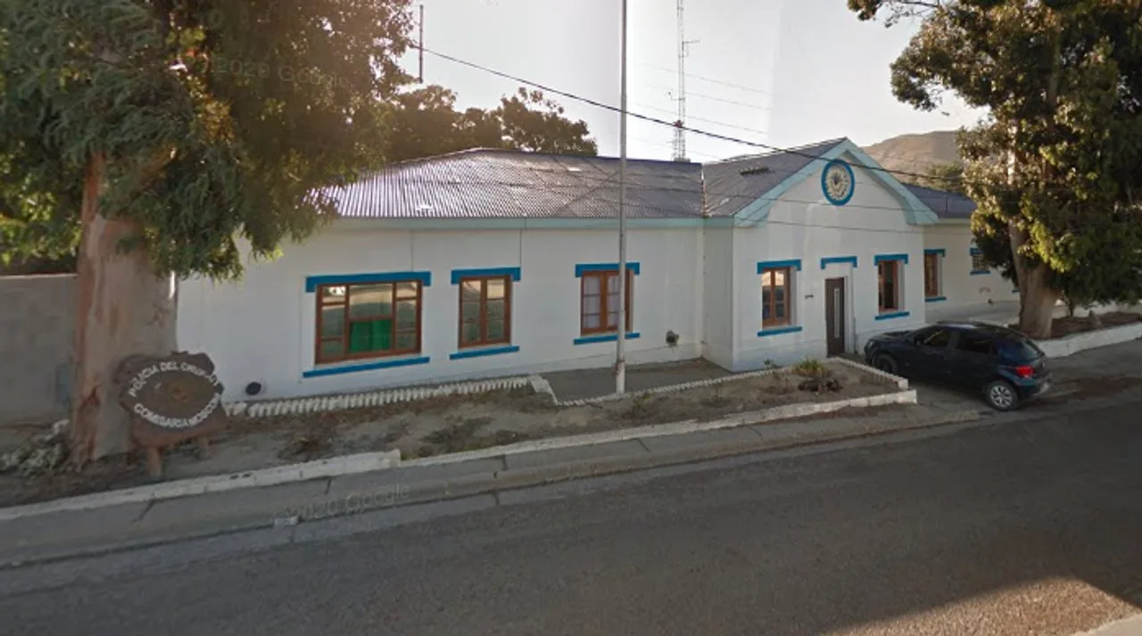 Demorado por llevarse ocho cremas capilares de una farmacia del km 3